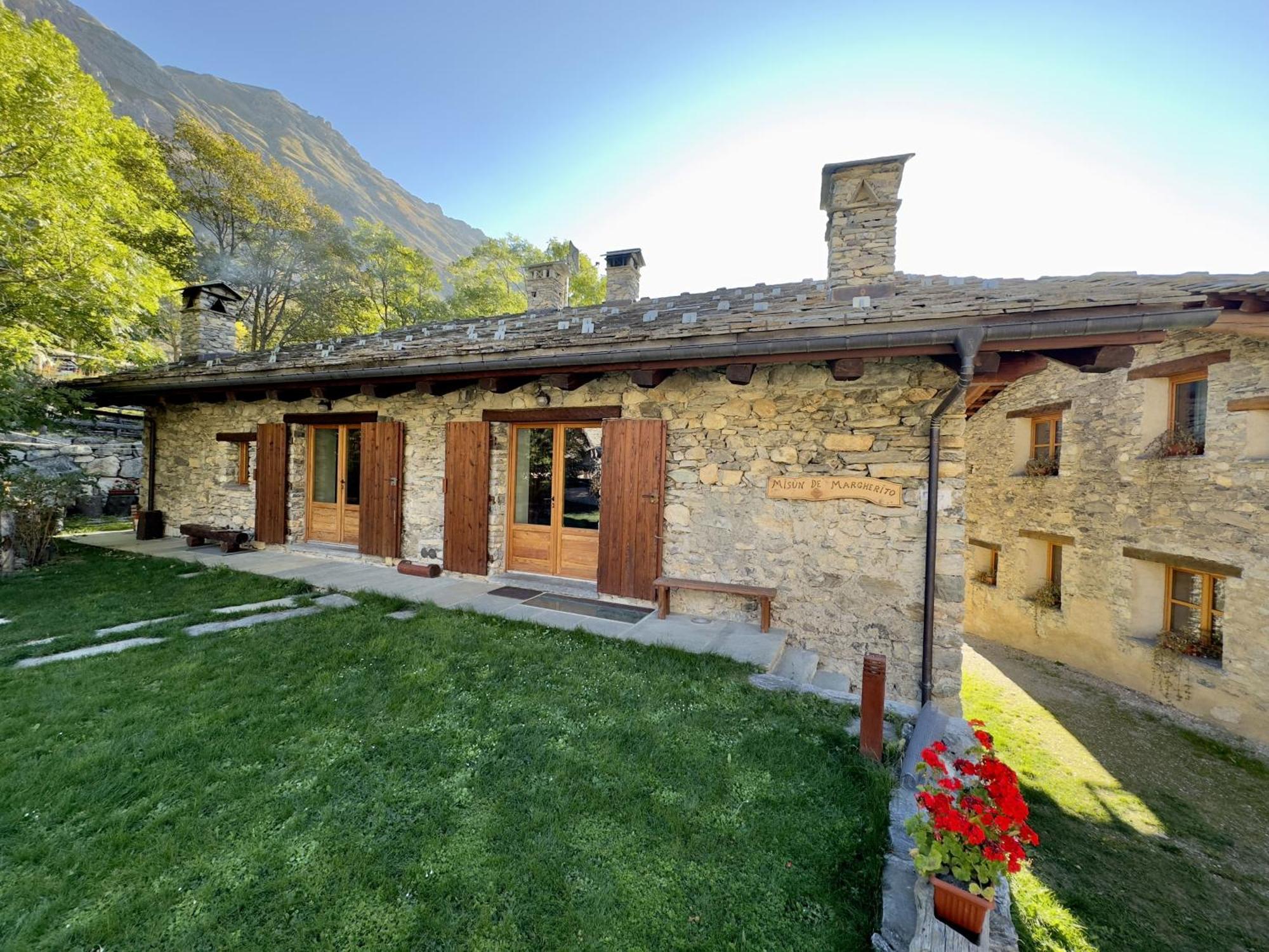 La Mizoun De Marguerito - Appartamento Genziana Chiappera Exteriér fotografie