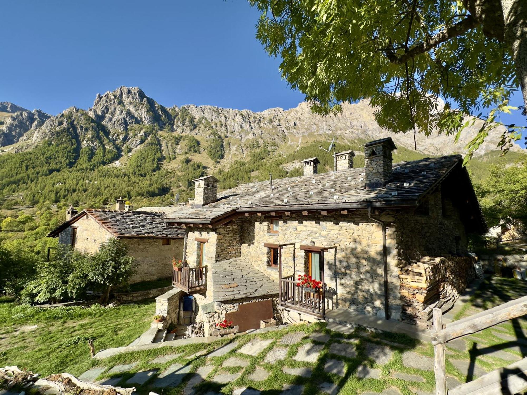 La Mizoun De Marguerito - Appartamento Genziana Chiappera Exteriér fotografie